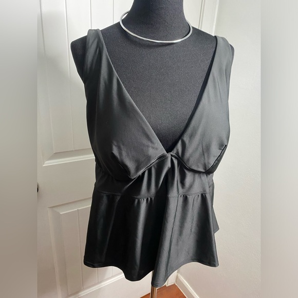 Black top - Picture 7 of 8